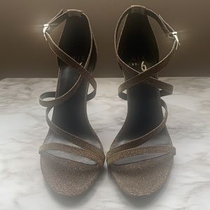 Gold heel, size 9, like new condition,